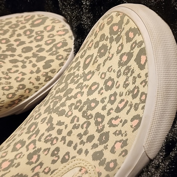 DC slip ons - Picture 2 of 4